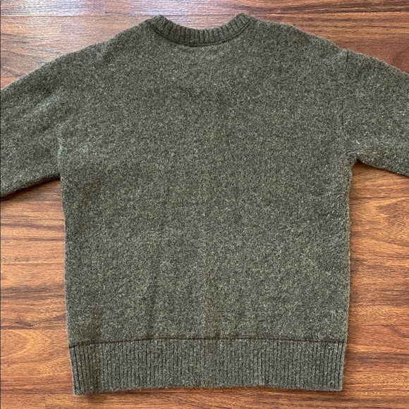 Everlane Olive Crew Neck Cashmere Sweater - Picture 6 of 8
